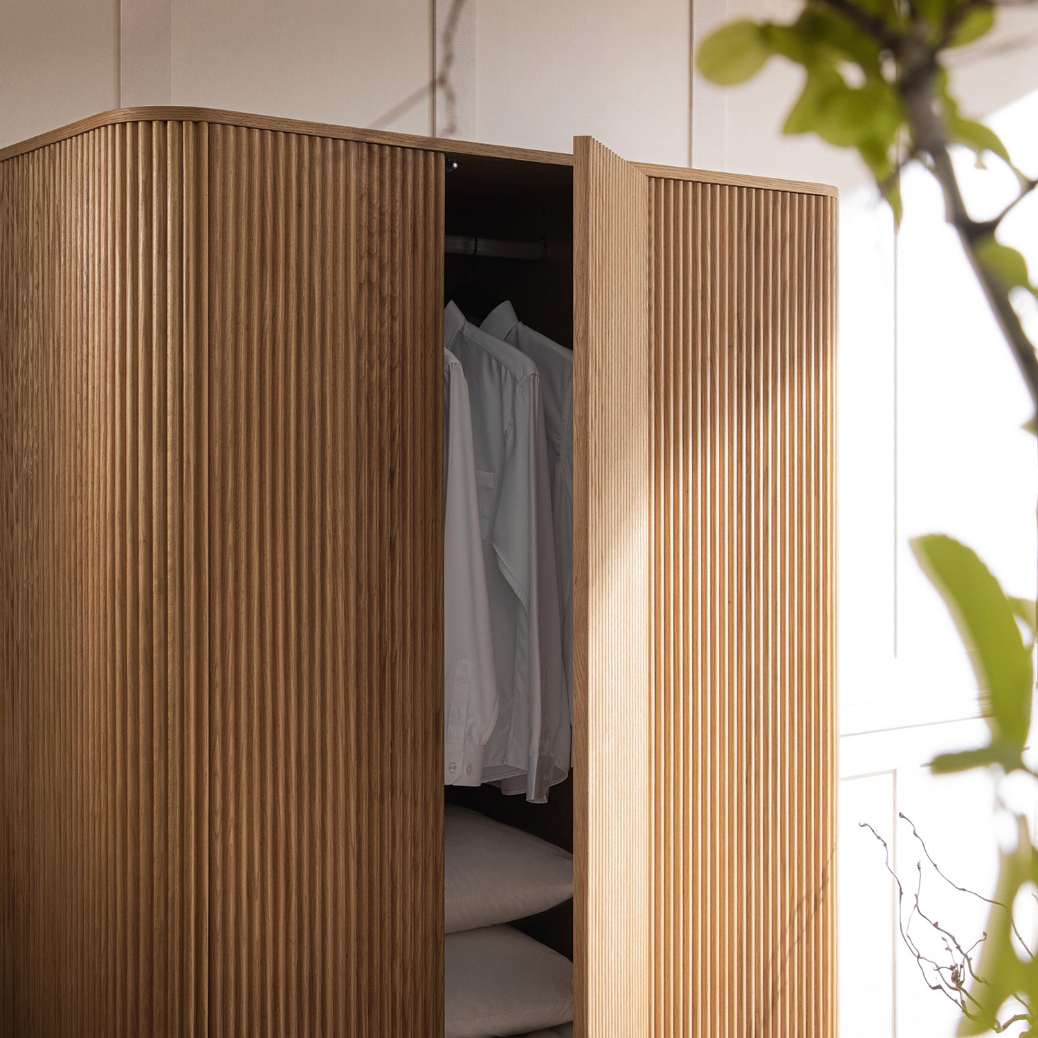 Maru Triple Wardrobe, Oak - Image 4